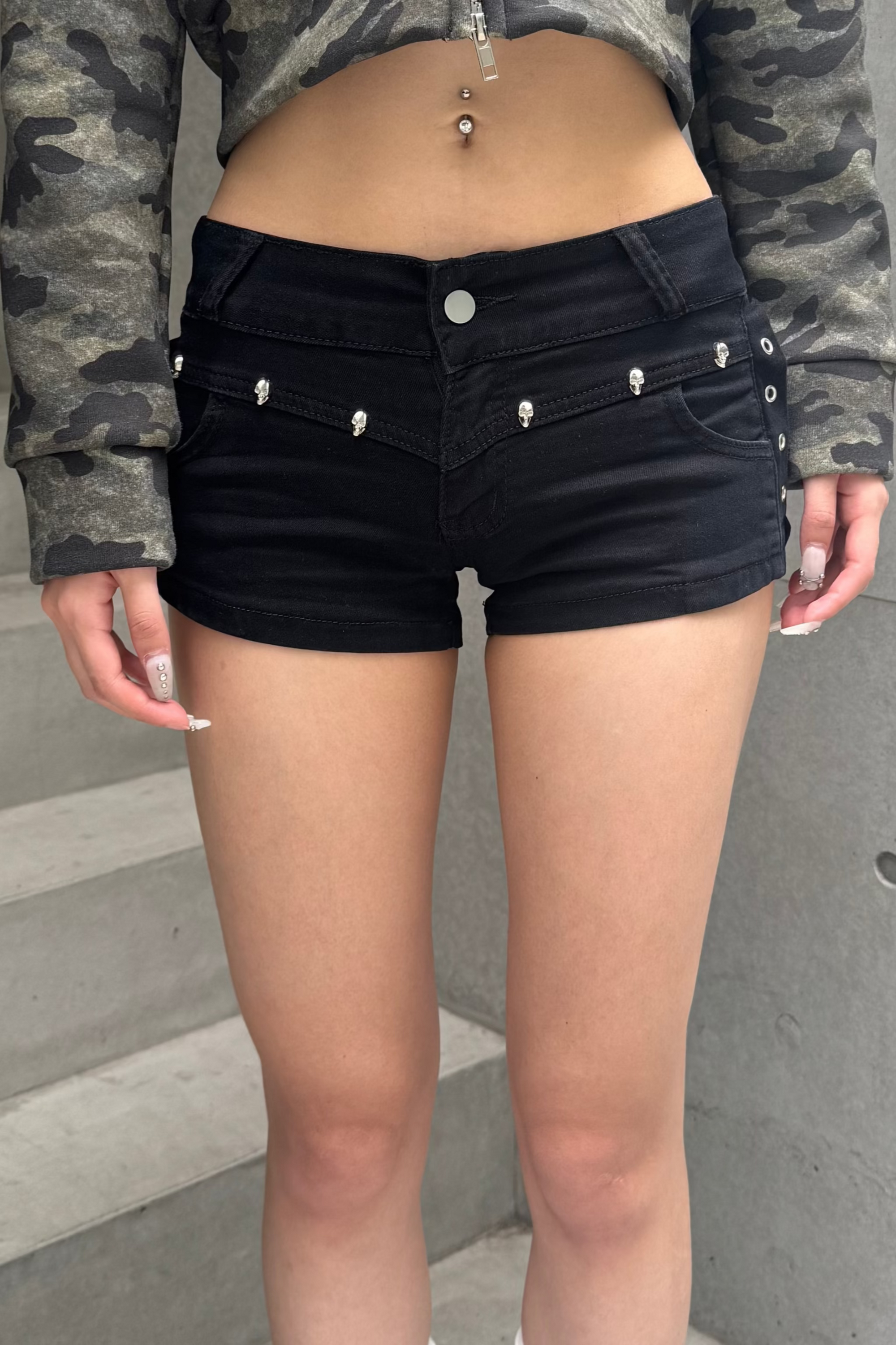 skull studs short pants KSG19314