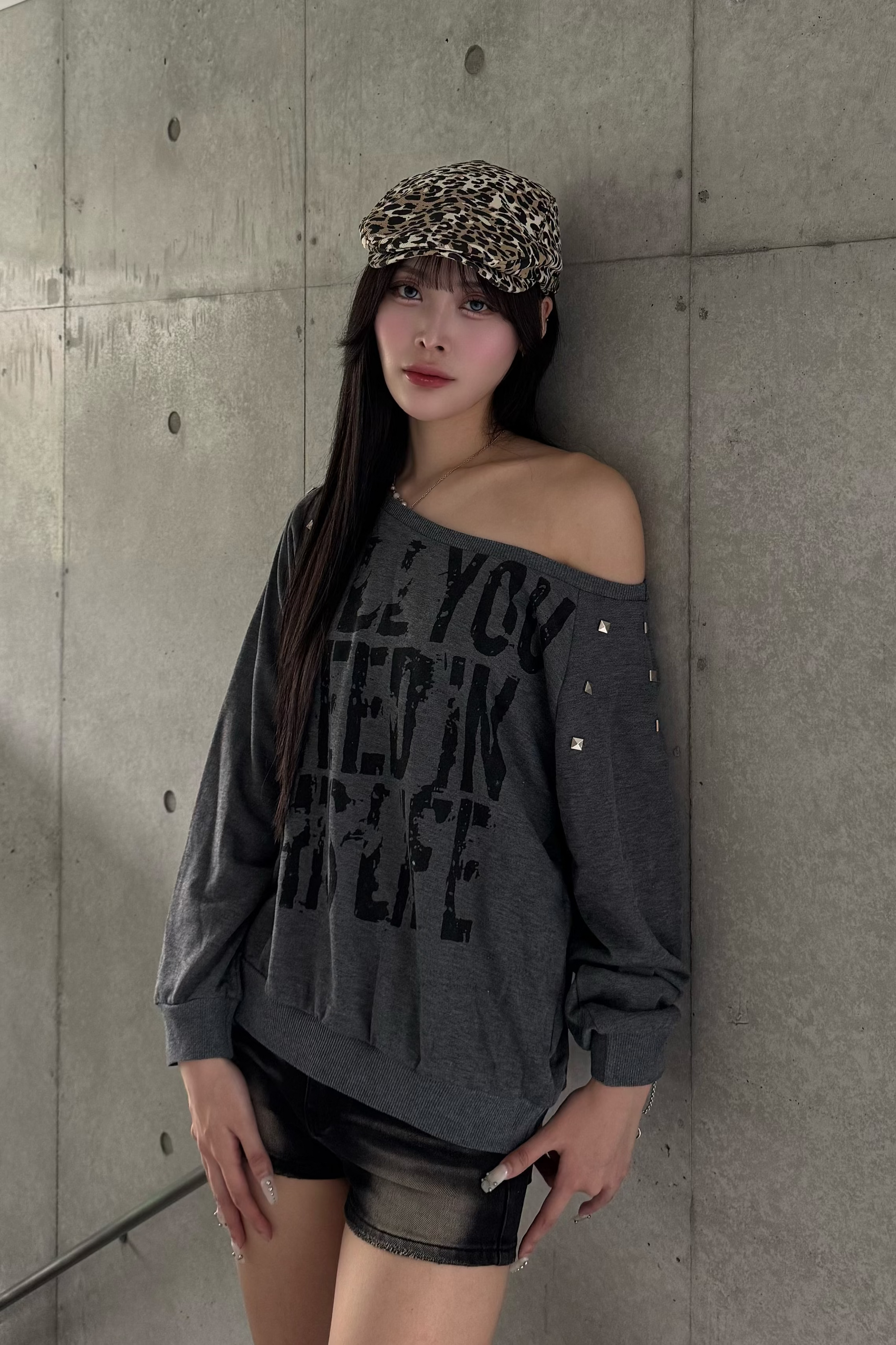 off-shoulder logo sweat KSG20948