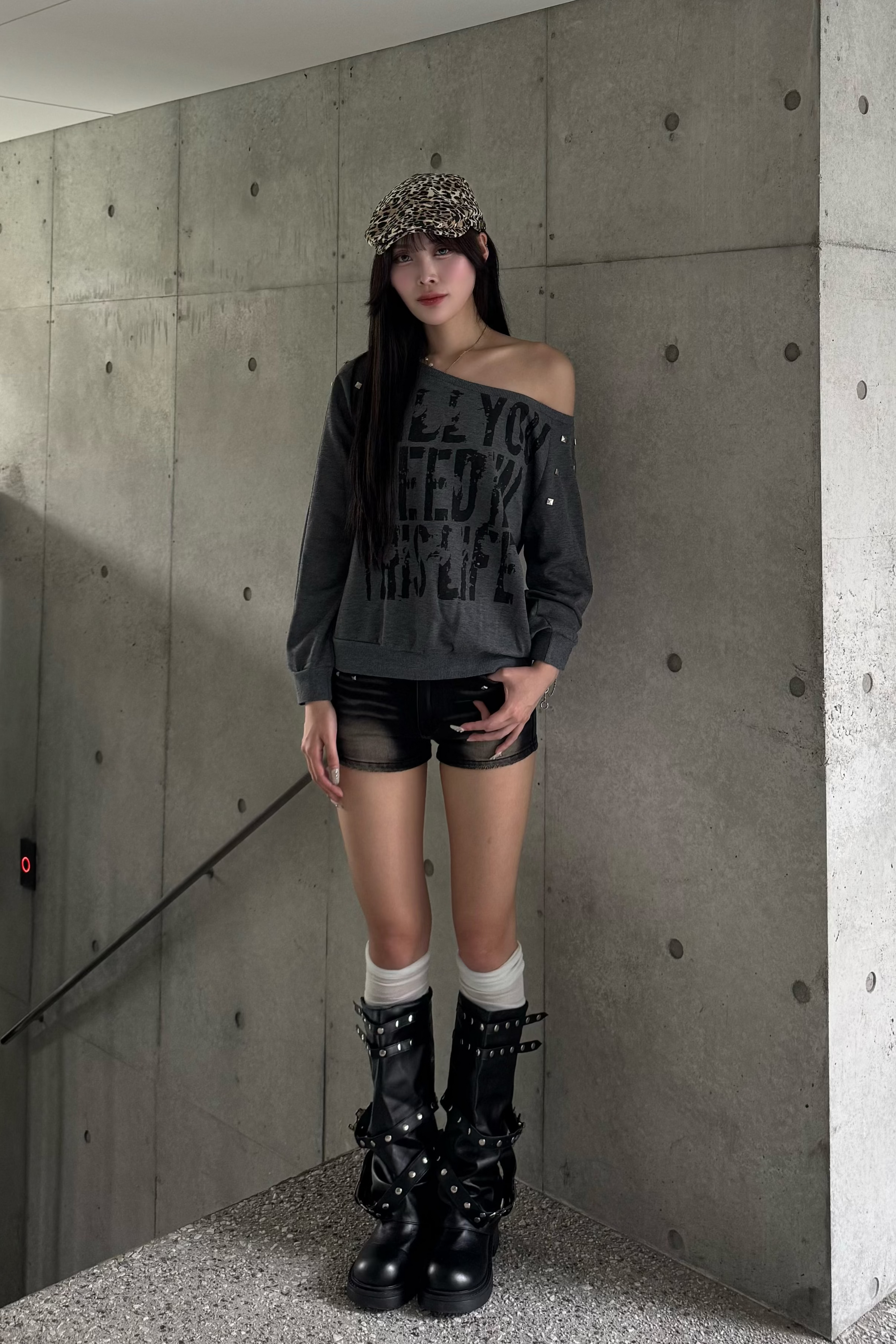 off-shoulder logo sweat KSG20948