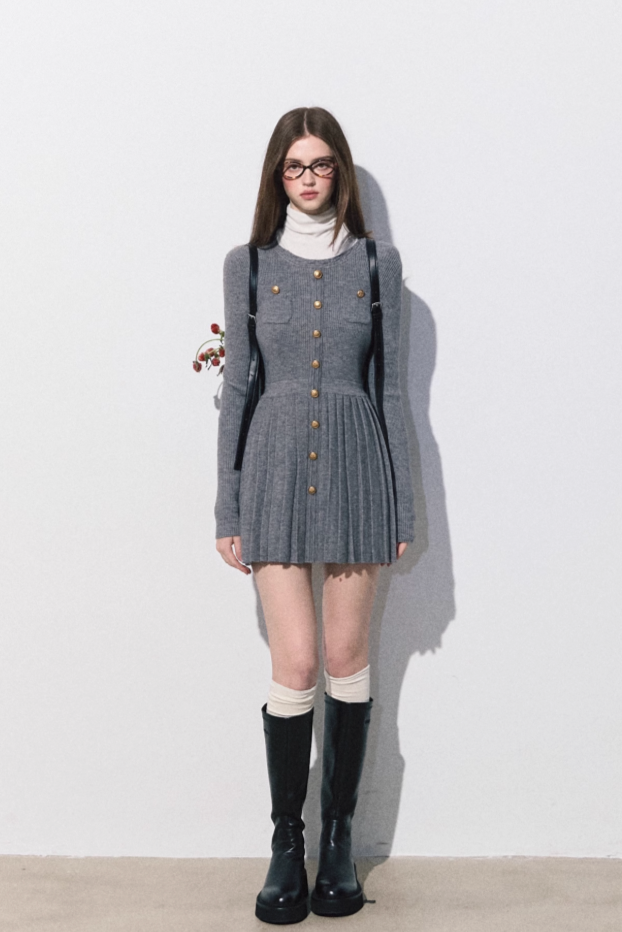 pleats gray center one-piece