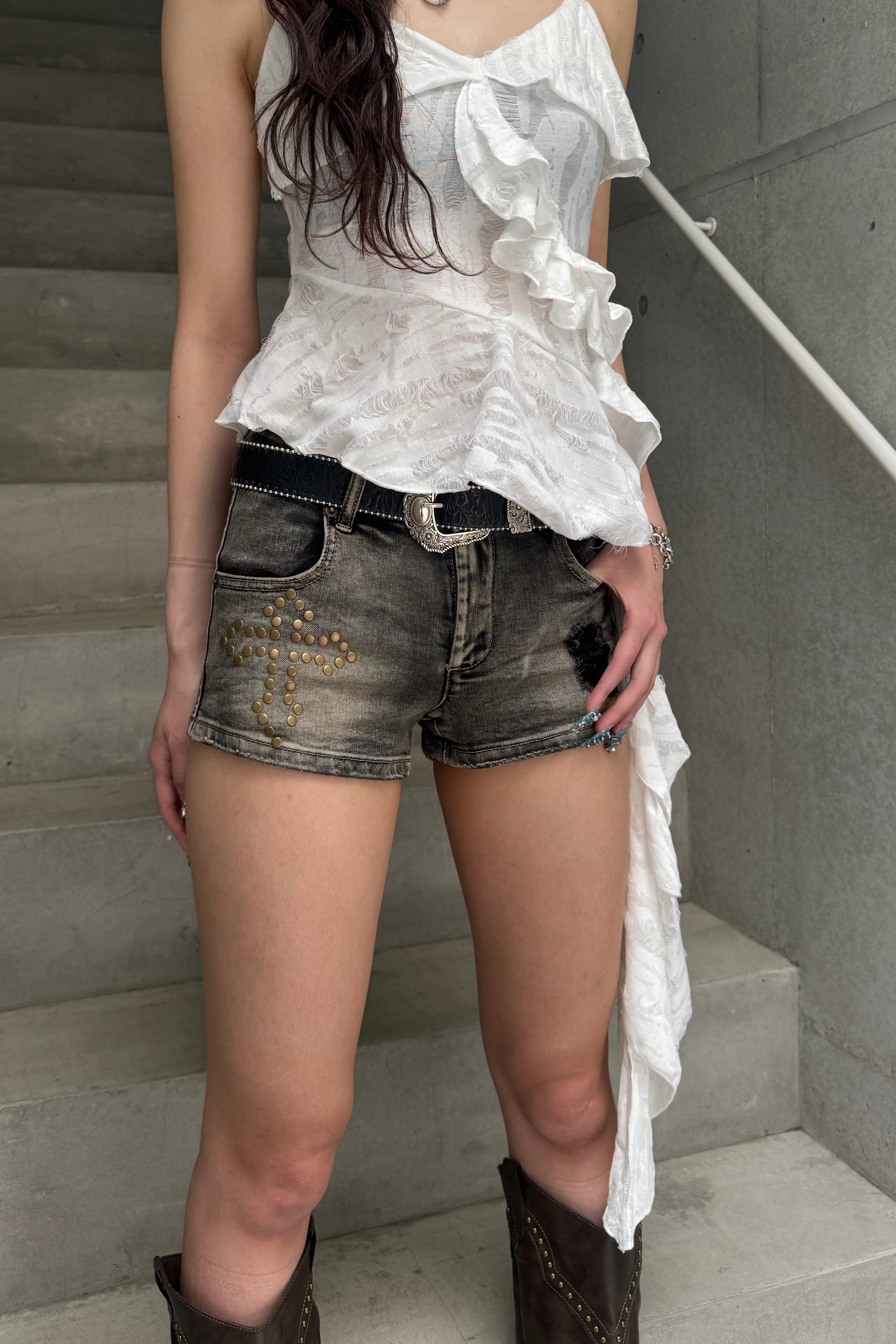 cross studs short pants KSG19297