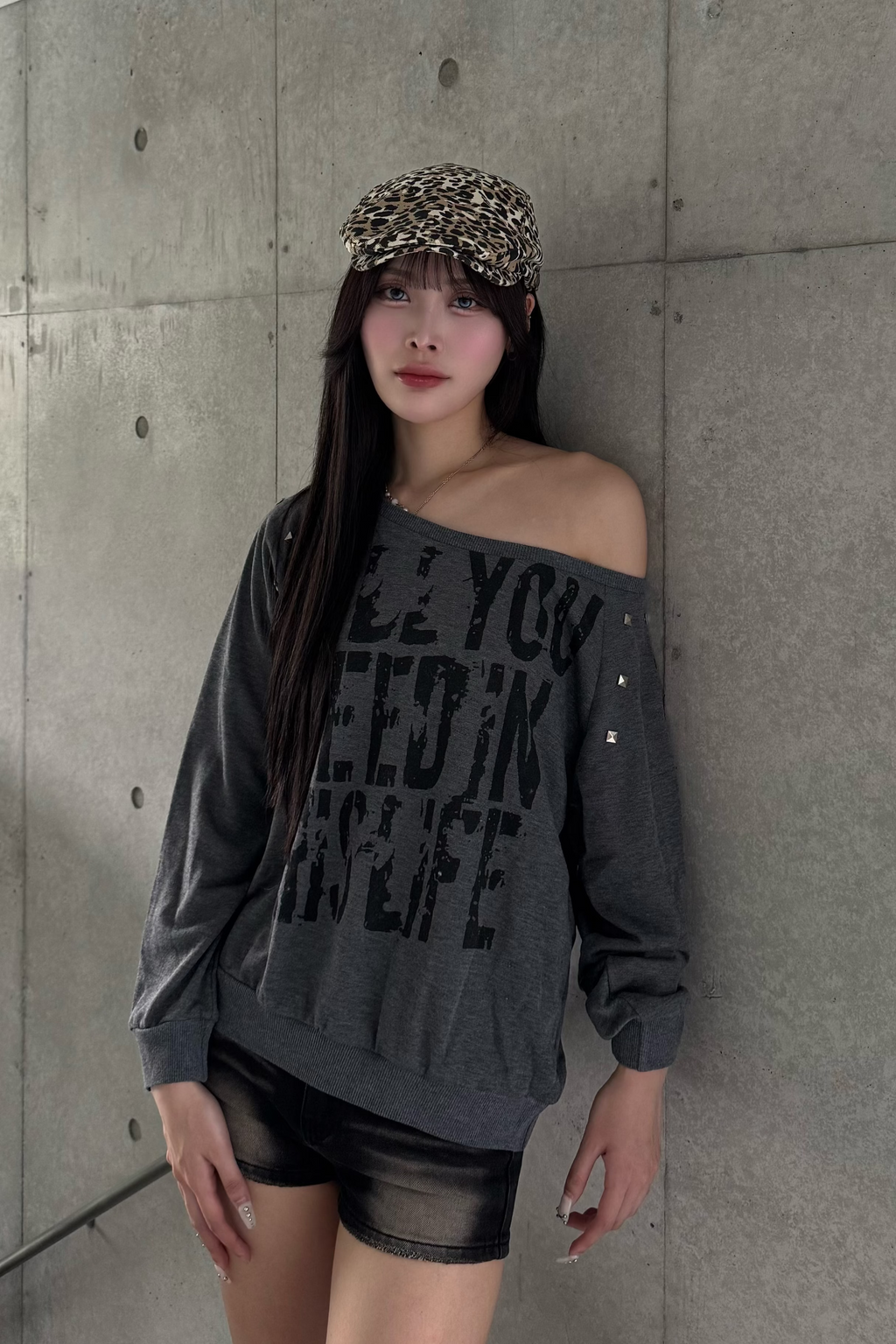 off-shoulder logo sweat KSG20948