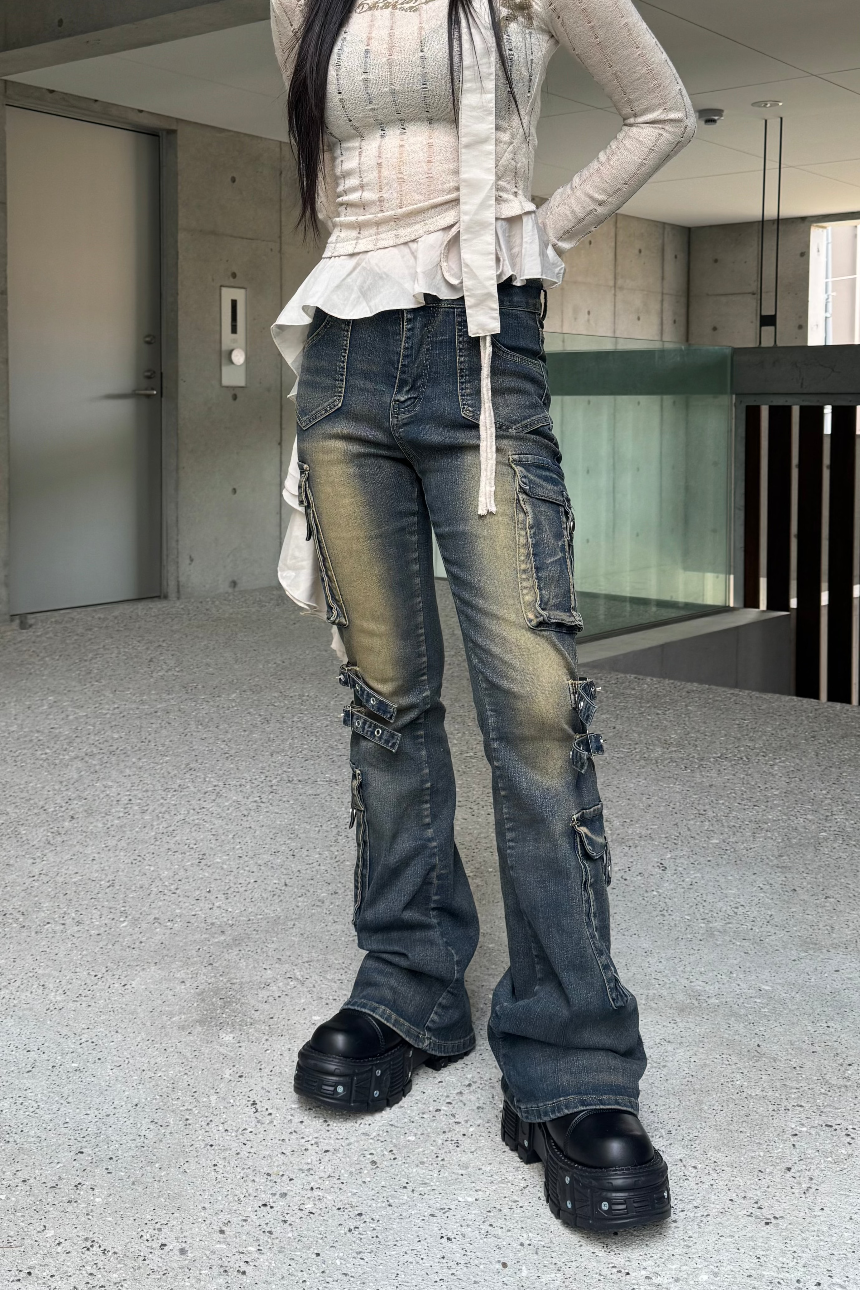 wash design belt flare pants KSG19275