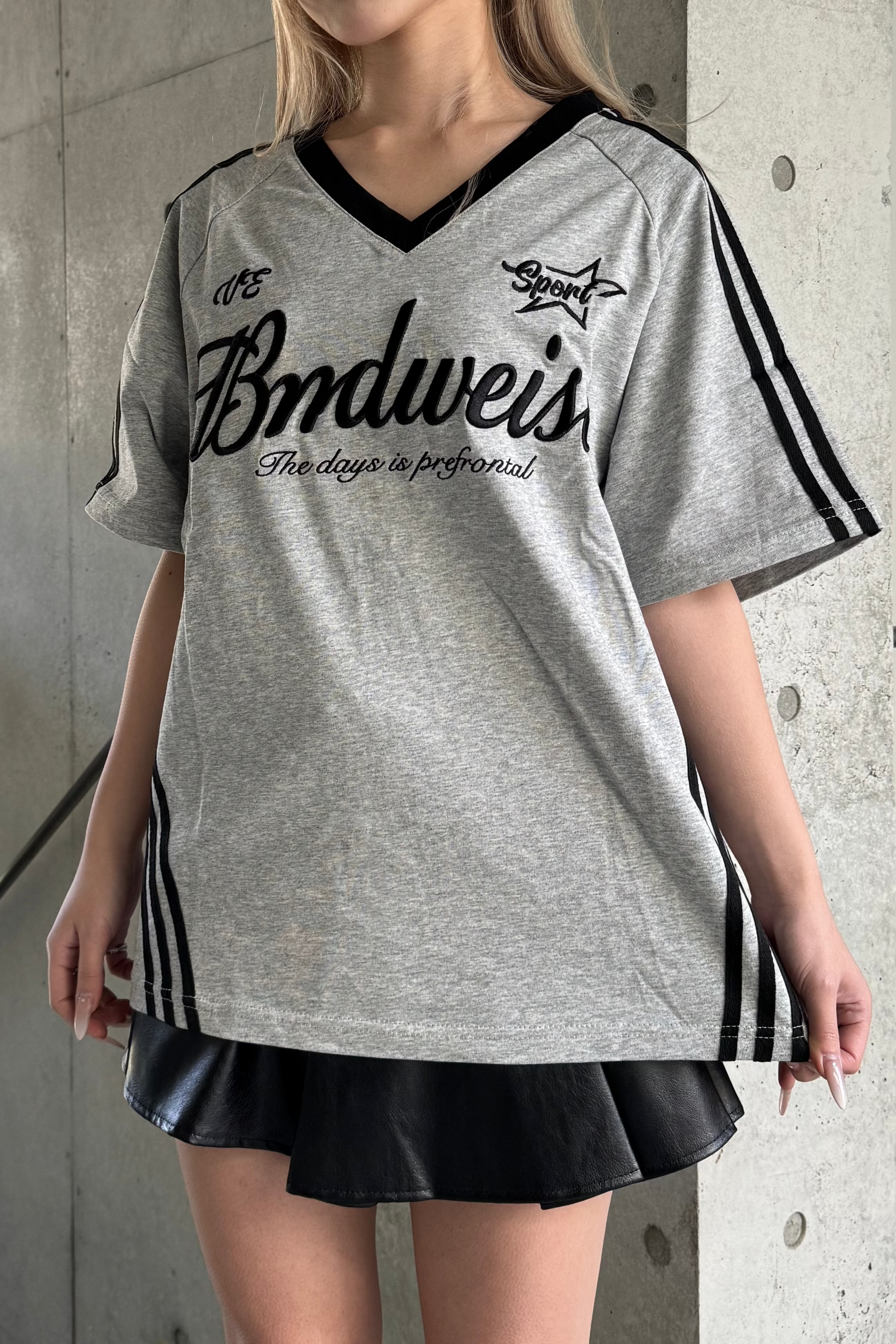 VネックレタリングユニフォームTシャツ KSG20572