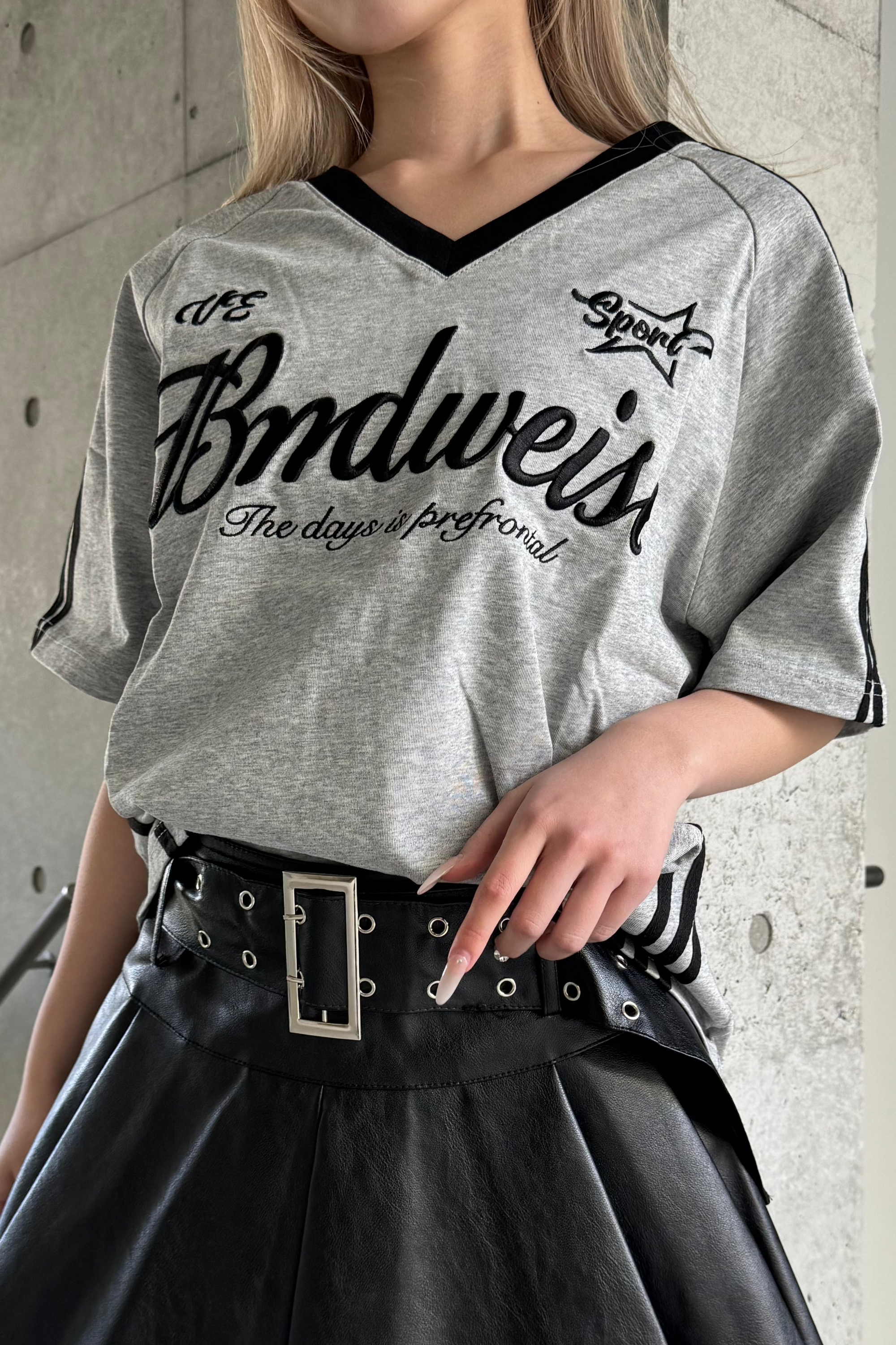 VネックレタリングユニフォームTシャツ KSG20572