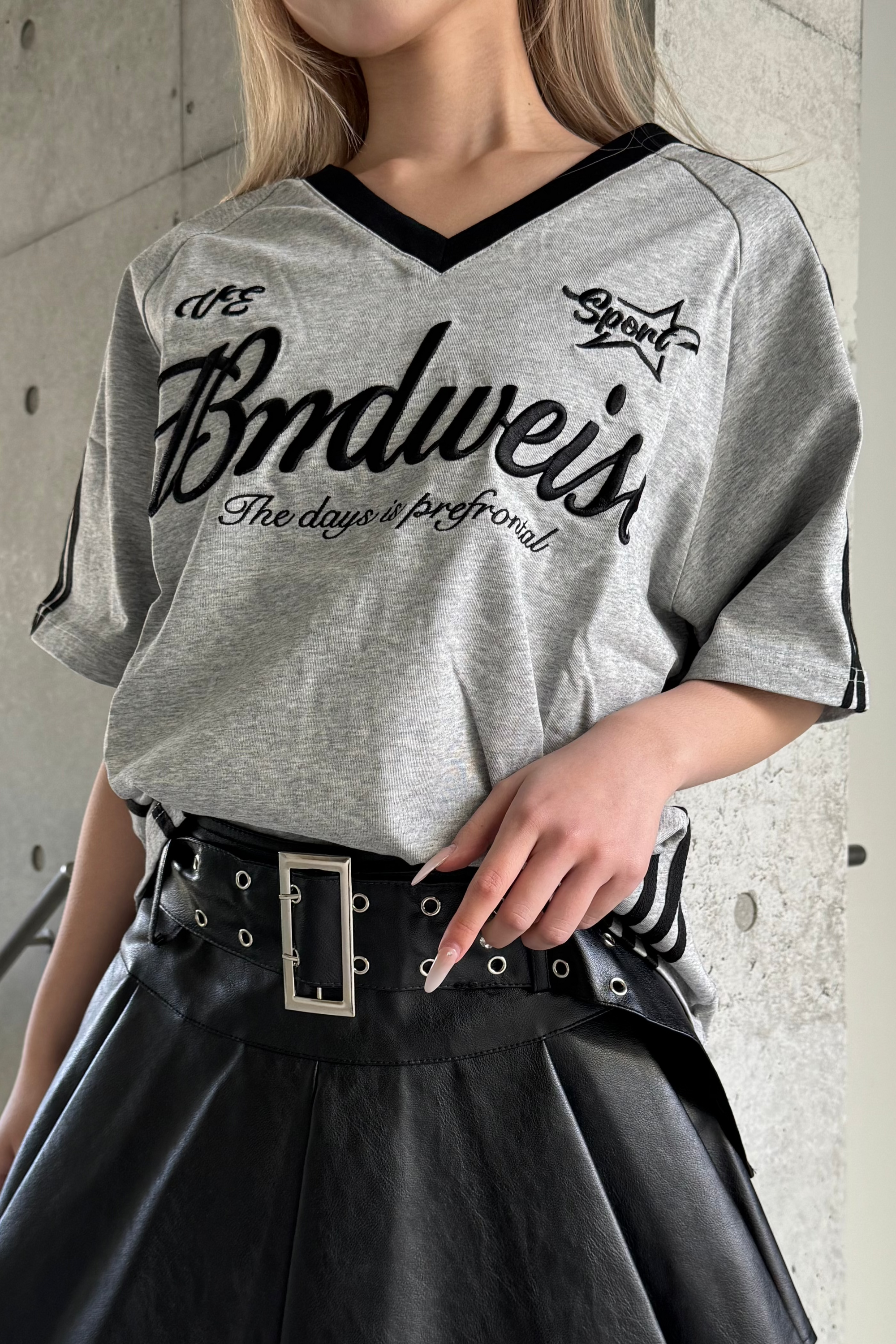 VネックレタリングユニフォームTシャツ KSG20572