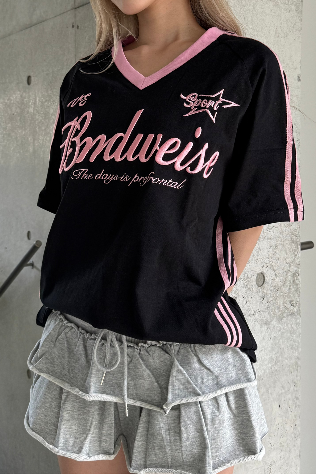 VネックレタリングユニフォームTシャツ KSG20572