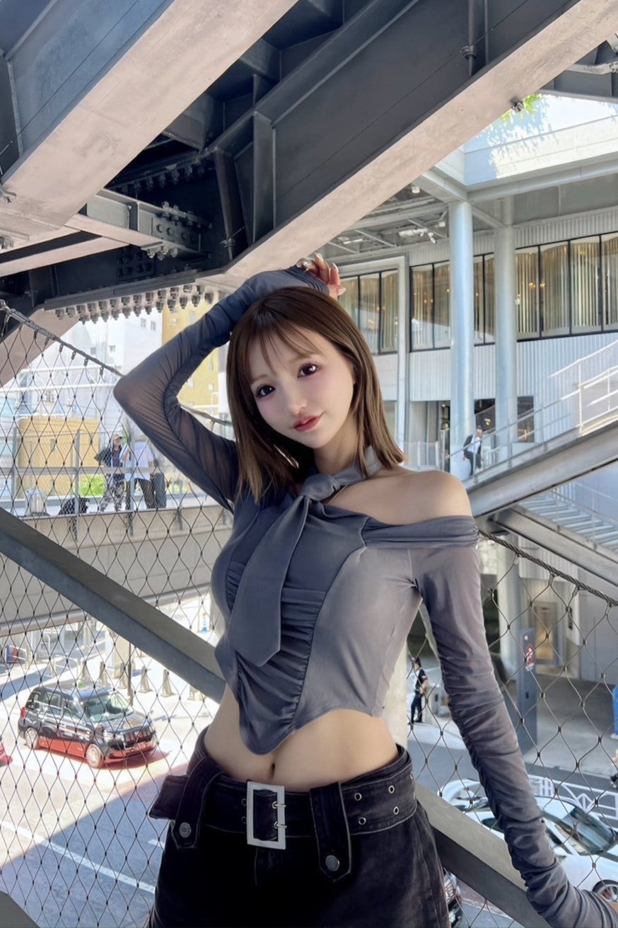 Sweet Spicy Retro Gray Off-Shoulder Top
