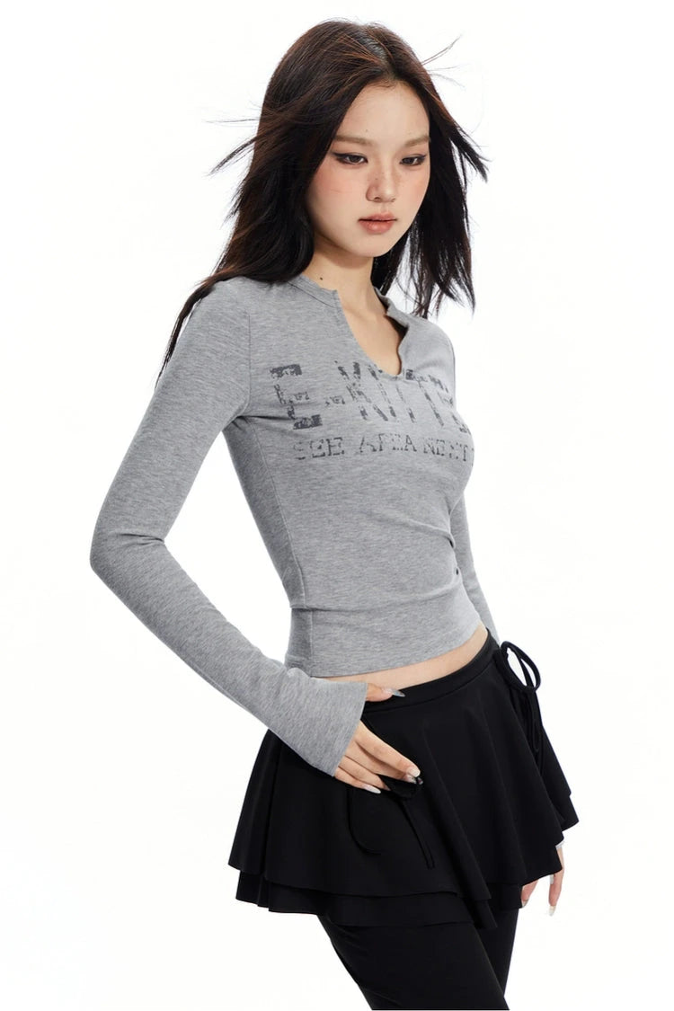 U-neck long-sleeve shirt