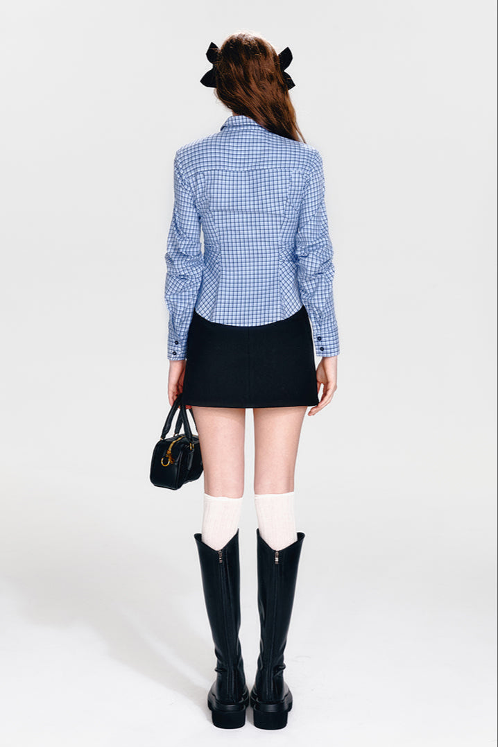 button mini skirt