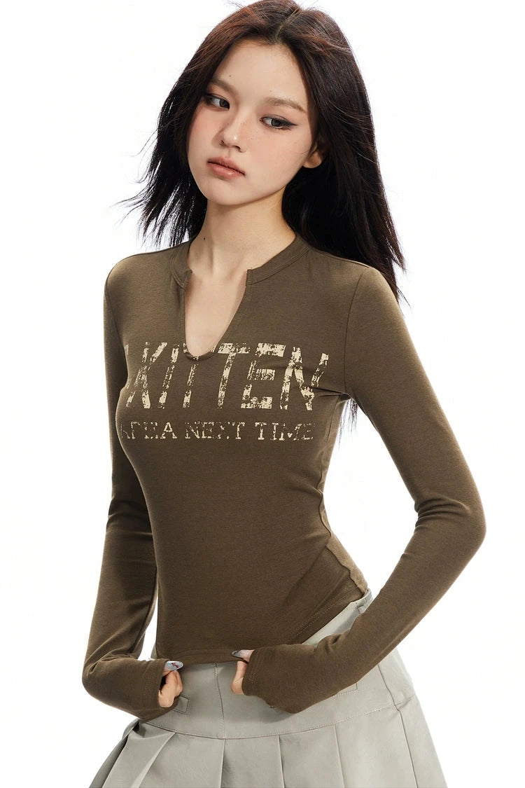 U-neck long-sleeve shirt